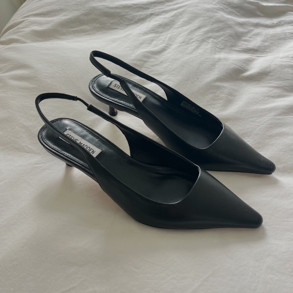 Steve Madden Black Slingback Kitten Heel Pumps - Picture 2 of 2